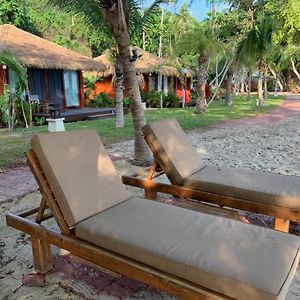 Luxe Villa met Uitzicht op het Strand